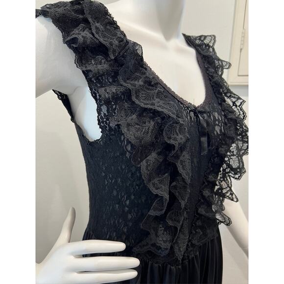 VINTAGE 80s Black Cinema Etoile Stretch Ruffle Lace Lingerie Nightgown SMALL - Picture 4 of 8